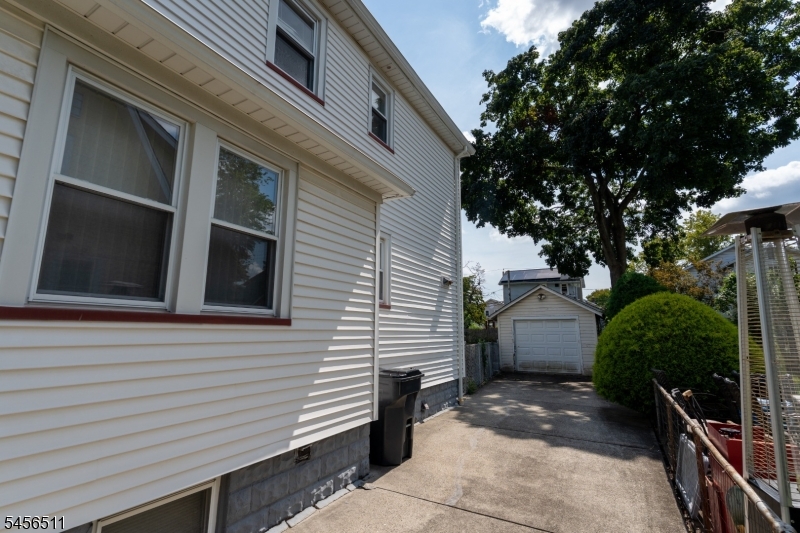 30 Carnation St Property Photo 21
