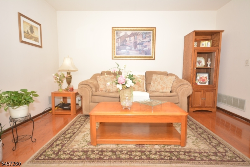 40 Giles Biondi Ct Property Photo 2