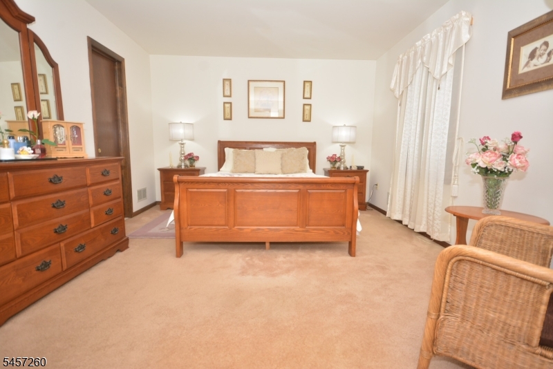 40 Giles Biondi Ct Property Photo 14