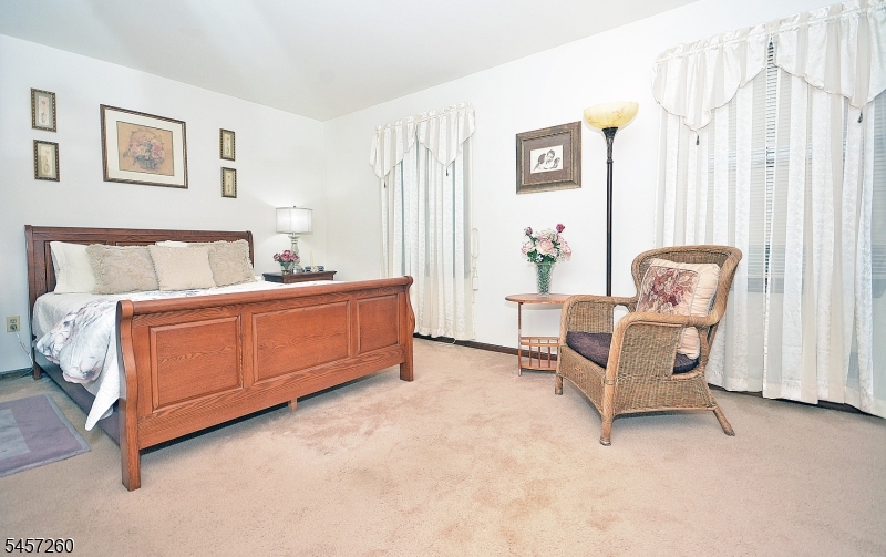 40 Giles Biondi Ct Property Photo 16