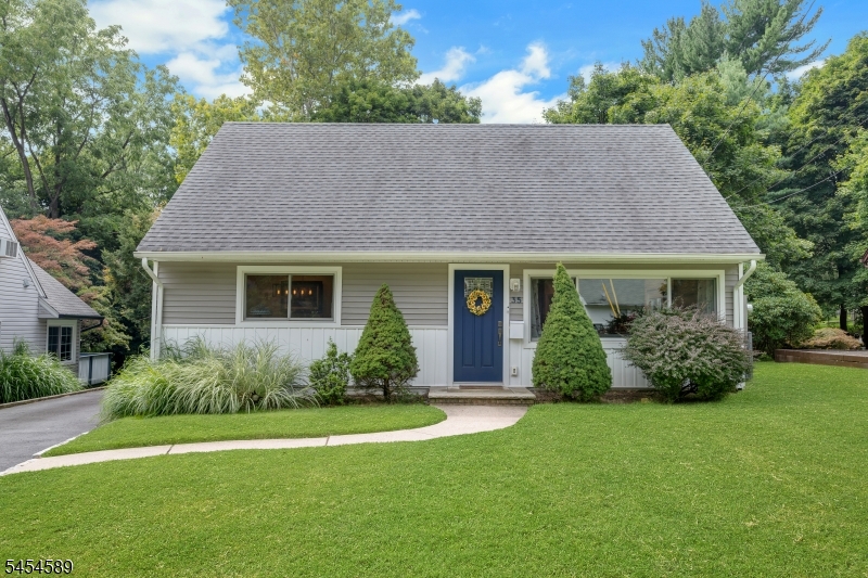 35 Sunrise Ter Property Photo 1