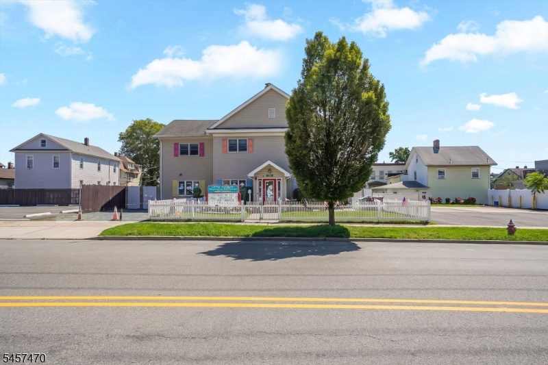 188 Washington Ave Property Photo 3