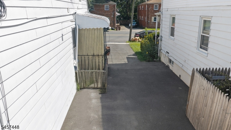 379 Chamberlain Ave Property Photo 35