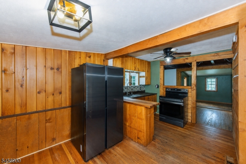 12 Hillcrest Ave Property Photo 4