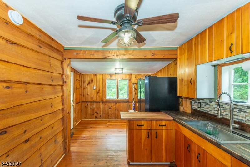 12 Hillcrest Ave Property Photo 5