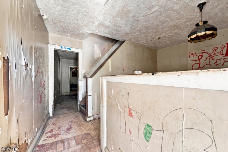 37 N Stockton St Property Photo 6
