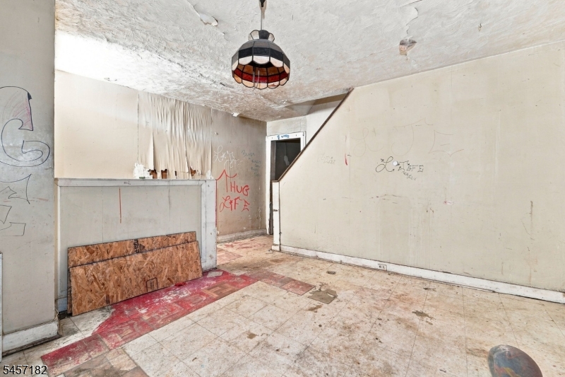 37 N Stockton St Property Photo 10