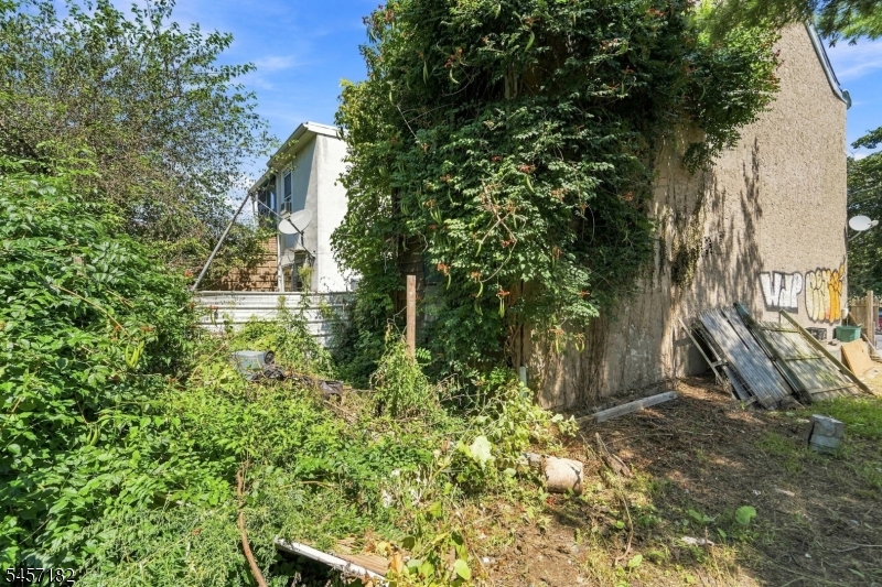 37 N Stockton St Property Photo 34