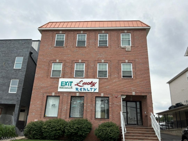 642 Newark Ave Property Photo 1