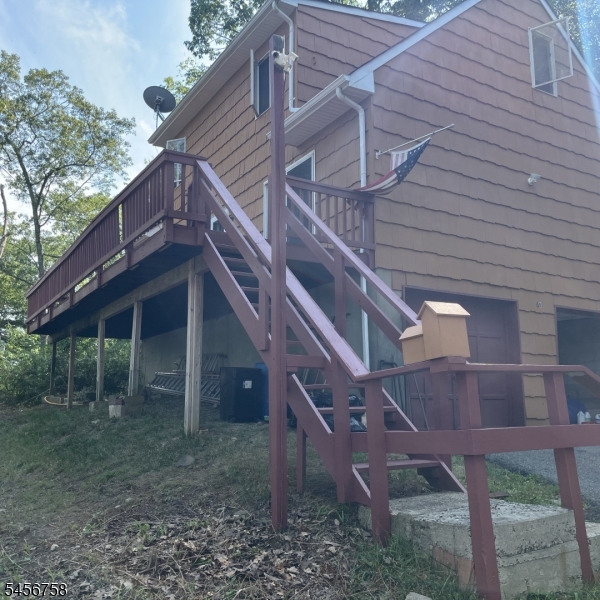 6 Jans Way Property Photo 2