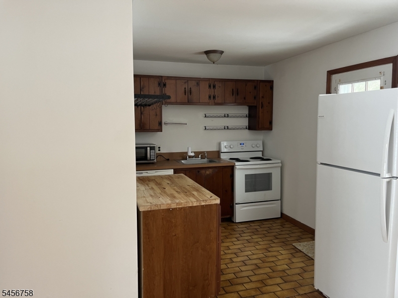 6 Jans Way Property Photo 11