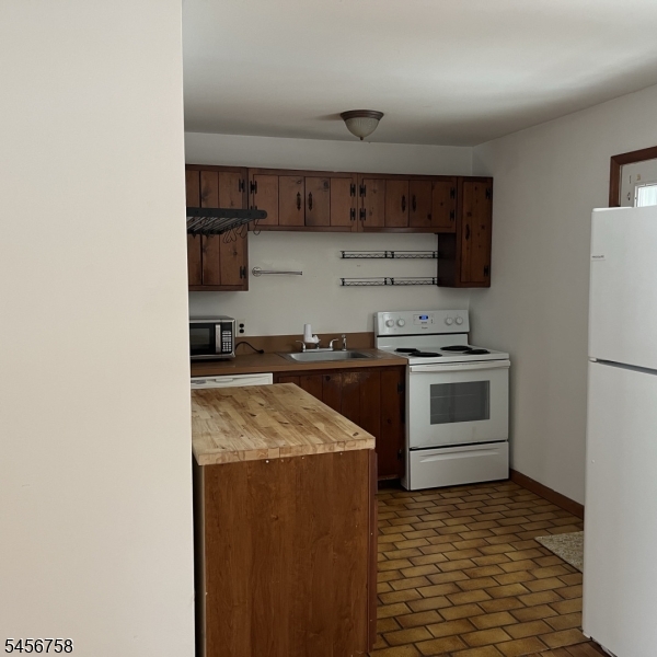 6 Jans Way Property Photo 15