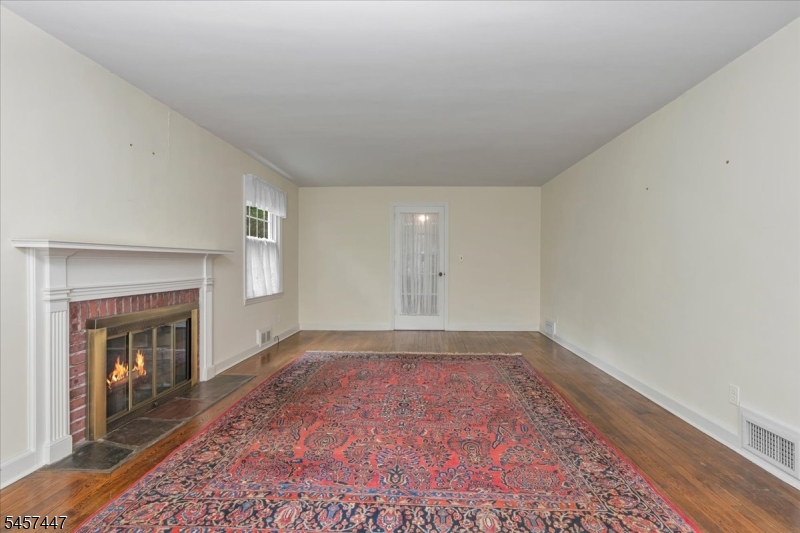 121 Passaic Ave Property Photo 5