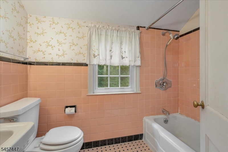 121 Passaic Ave Property Photo 21
