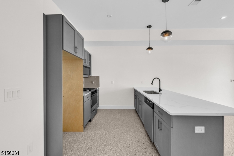 127 South Ave 507 Property Photo 8