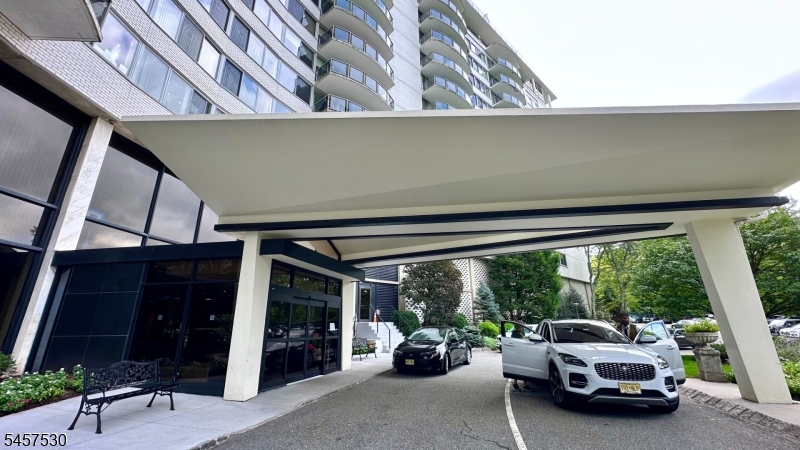 1 Claridge Dr 1000 Property Photo 2