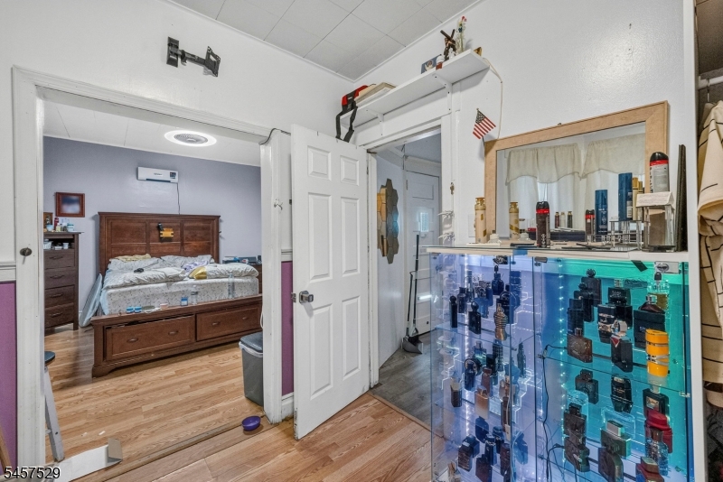 760 Parker St Property Photo 22