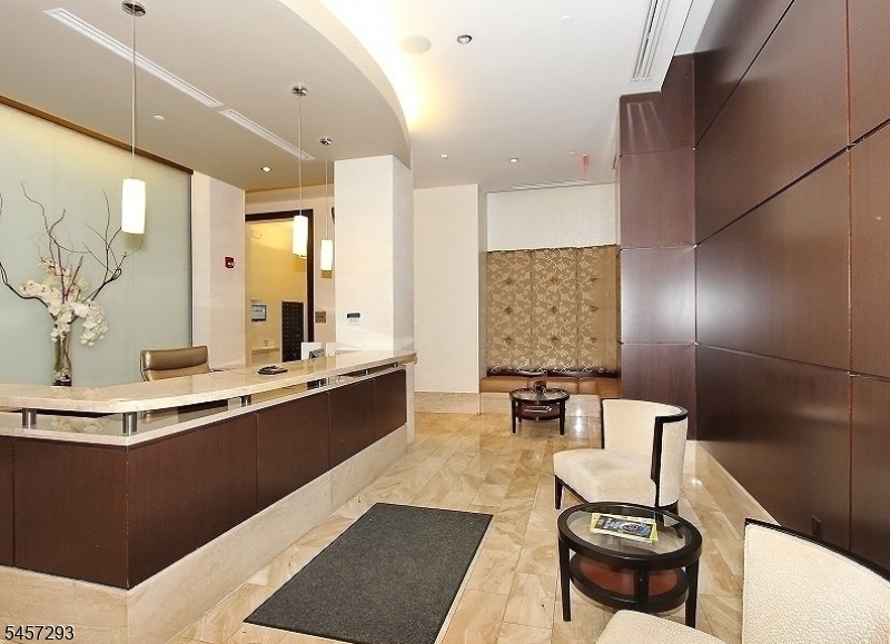 40 W Park Place Unit 513 513 Property Photo 18
