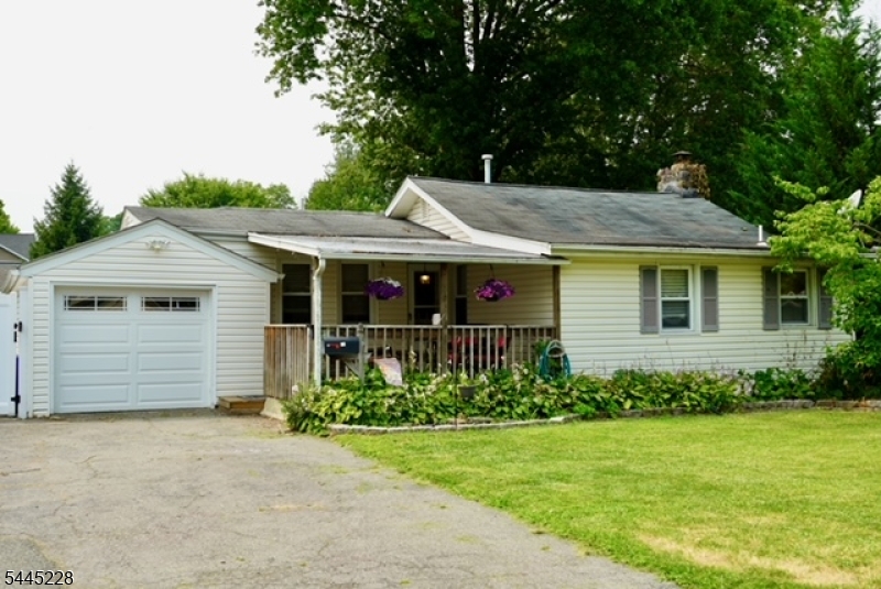 19 Seminole Ave Property Photo 2