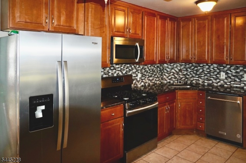 19 Seminole Ave Property Photo 3