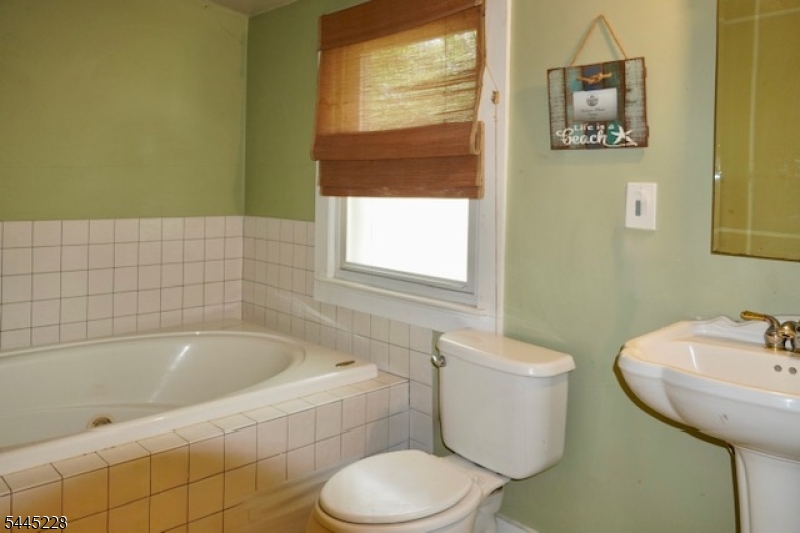 19 Seminole Ave Property Photo 14