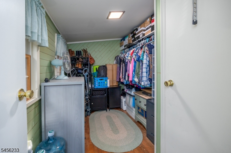 10 Pochuck Dr Property Photo 3