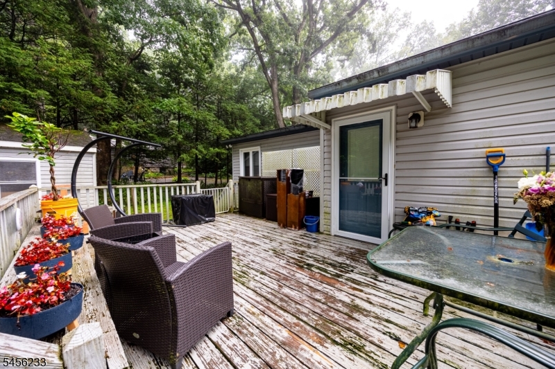 10 Pochuck Dr Property Photo 16