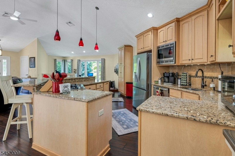 1034 Green Pond Rd Property Photo 7