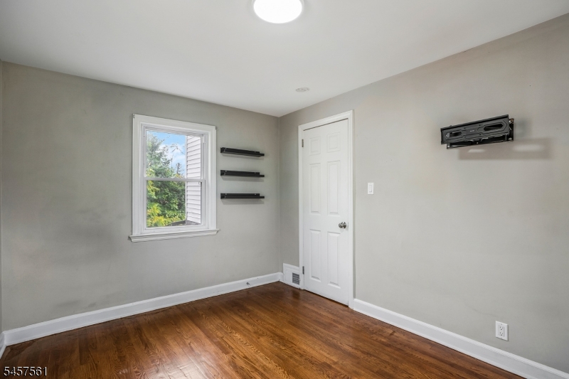16 Pleasant Ave Property Photo 17