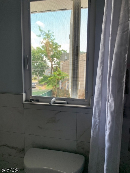 97 Elliot Pl Property Photo 8