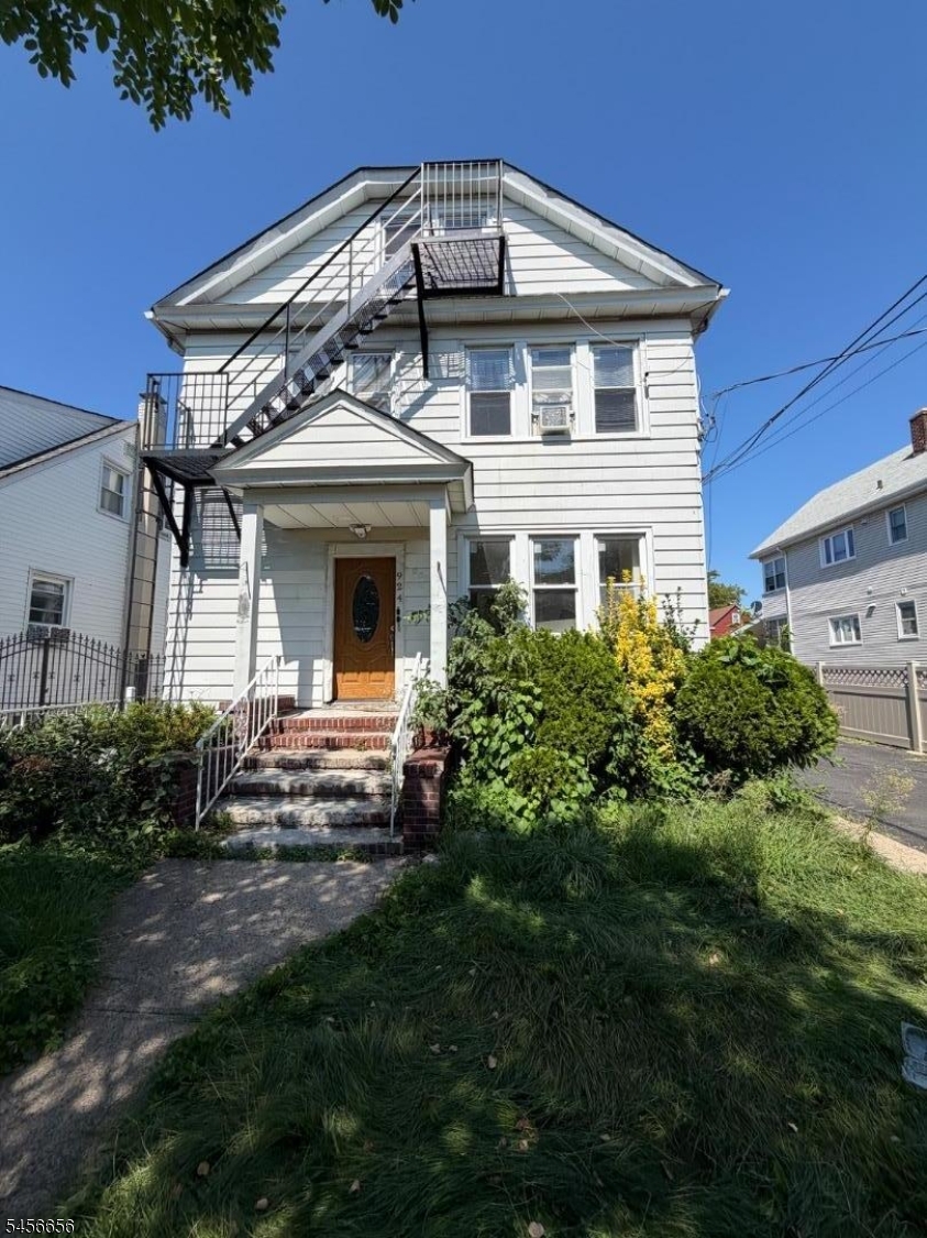 924 Monroe Ave Property Photo 11