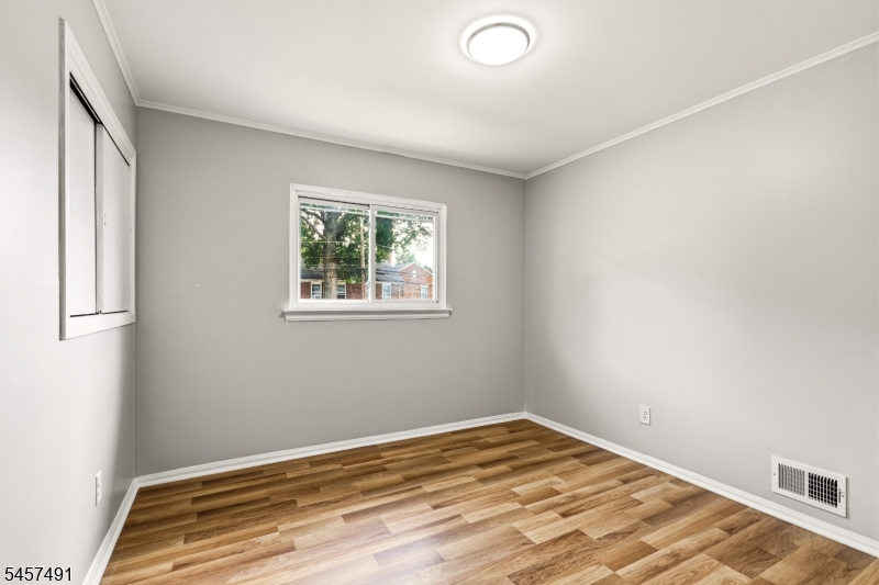 610 Academy Ter Property Photo 14