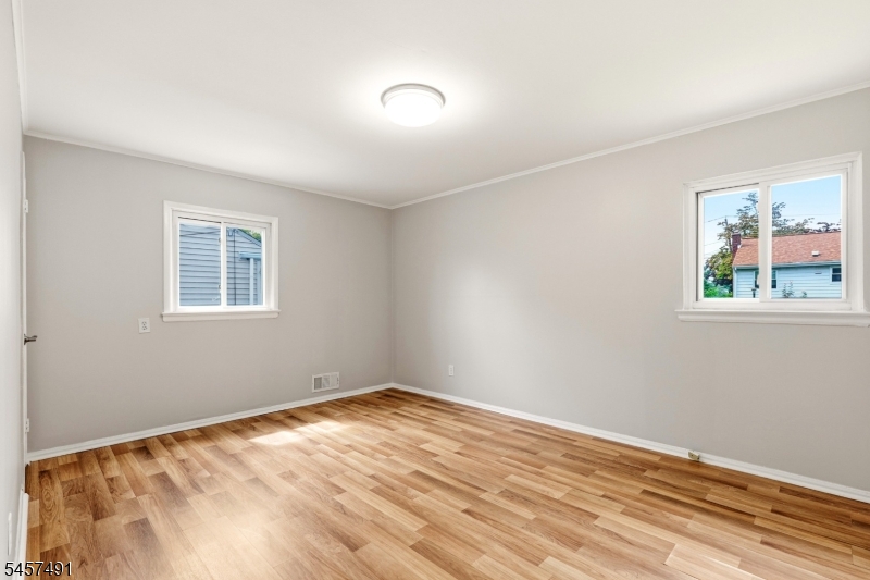 610 Academy Ter Property Photo 16