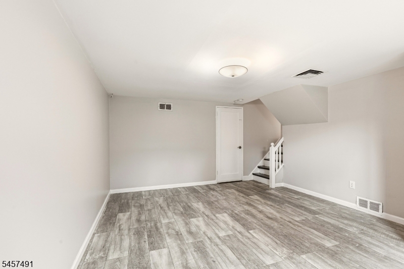 610 Academy Ter Property Photo 21