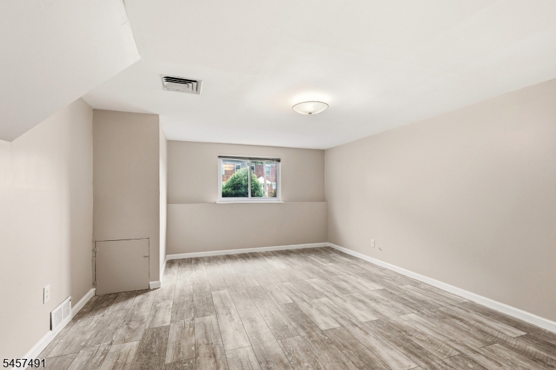 610 Academy Ter Property Photo 22