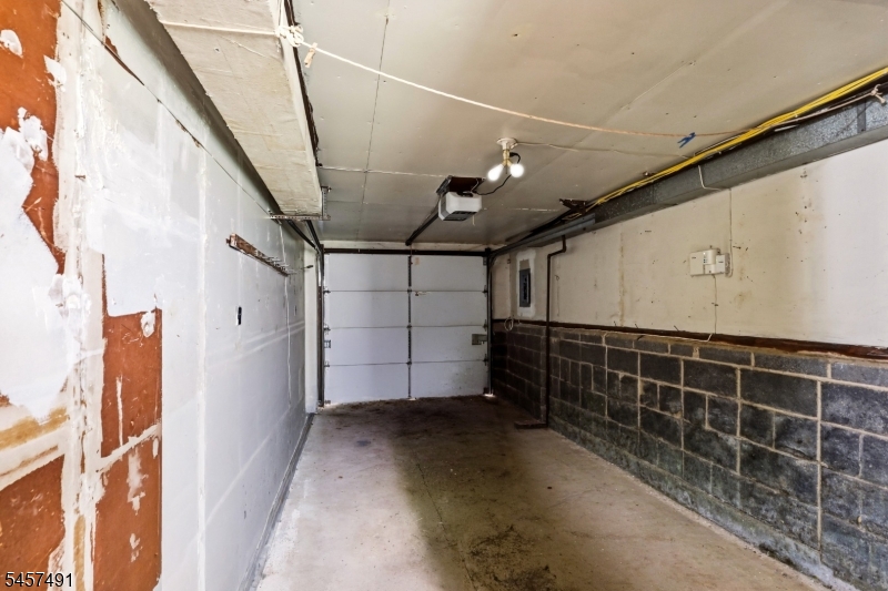 610 Academy Ter Property Photo 23