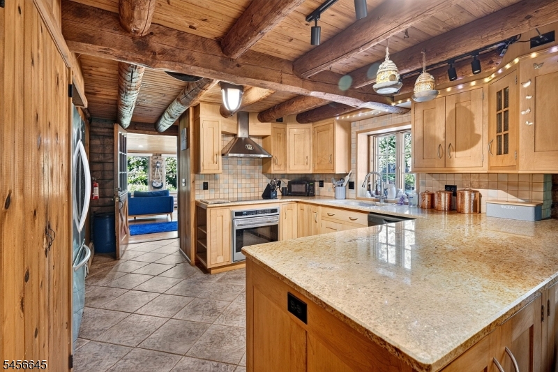 354 Long Hill Rd Property Photo 16