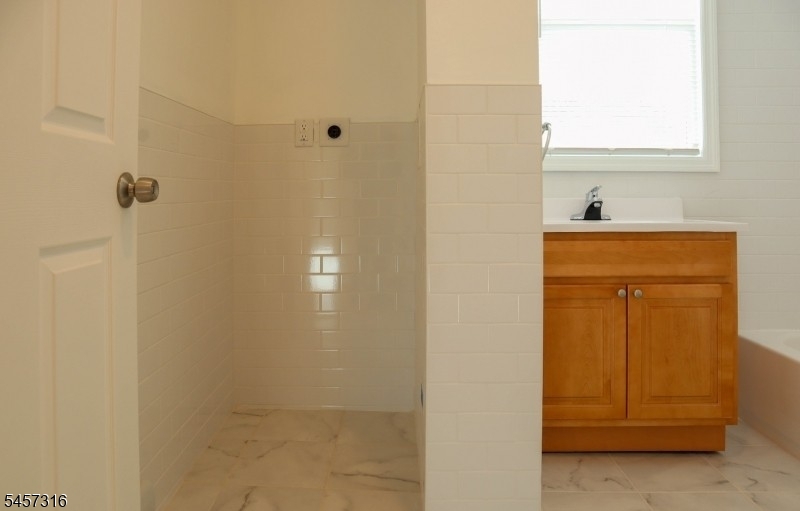 373 N 6th St 2r Property Photo 8