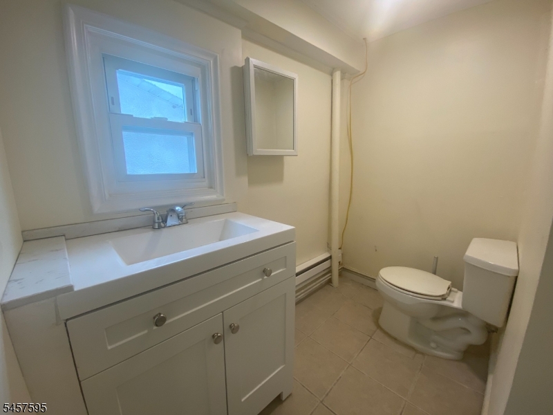 5 Otis Pl Property Photo 9