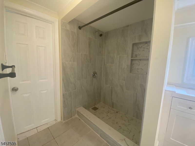 5 Otis Pl Property Photo 12