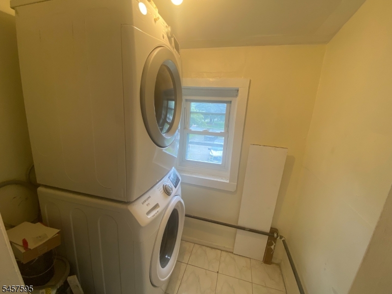 5 Otis Pl Property Photo 13