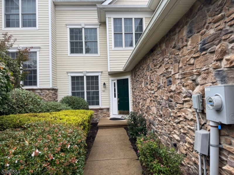 86 Briar Ct Property Photo 2