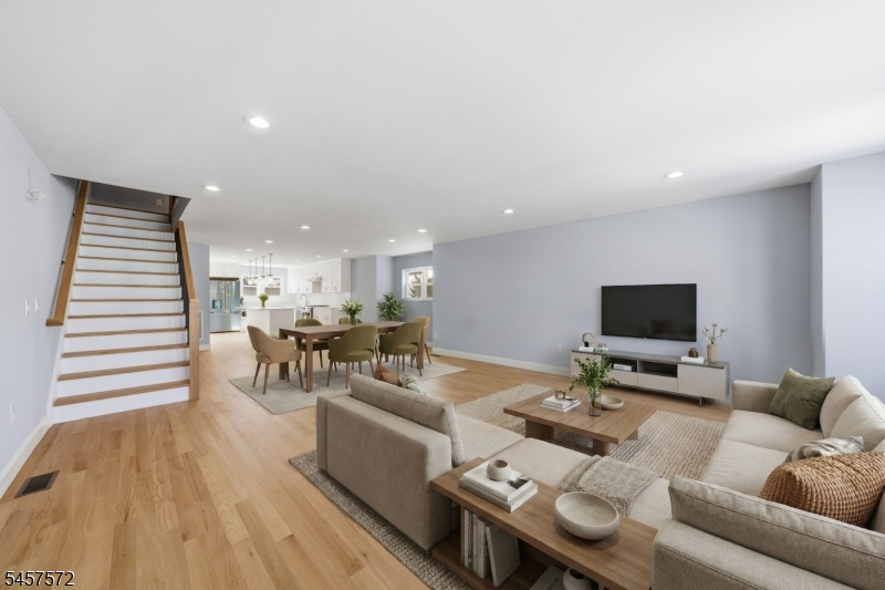 60 Dewitt Street B Property Photo 5