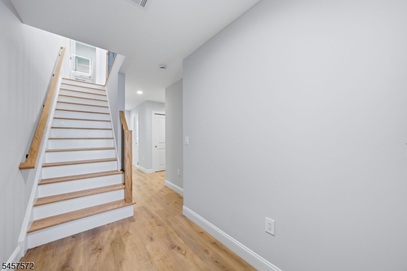 60 Dewitt Street B Property Photo 8