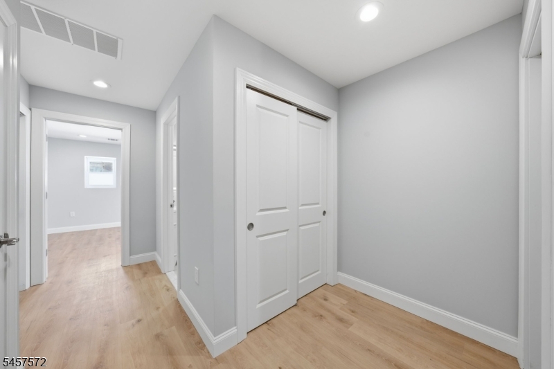 60 Dewitt Street B Property Photo 11