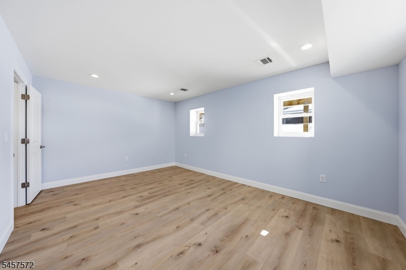 60 Dewitt Street B Property Photo 12