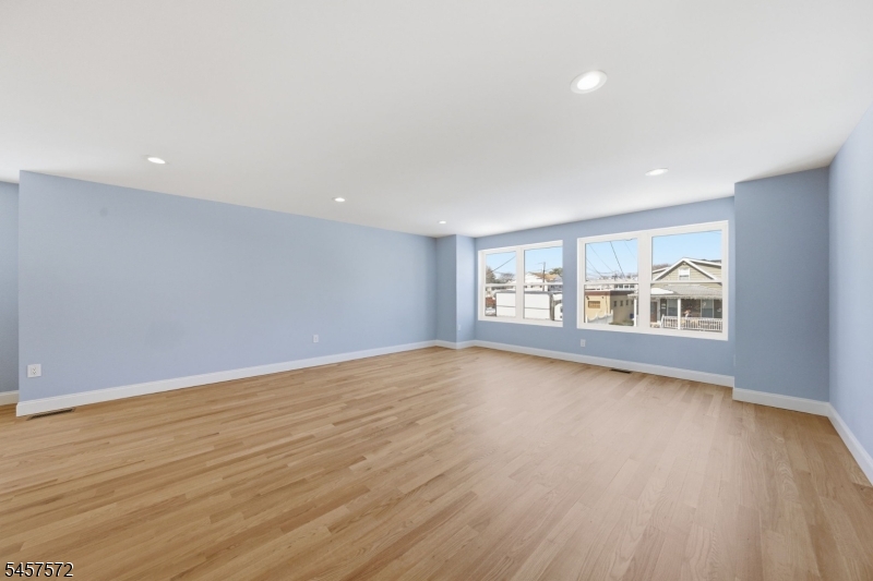 60 Dewitt Street B Property Photo 13