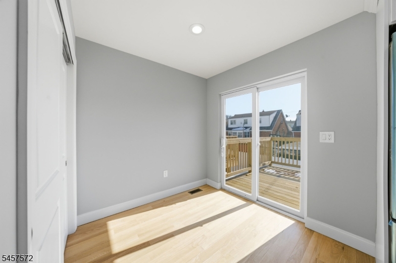 60 Dewitt Street B Property Photo 19