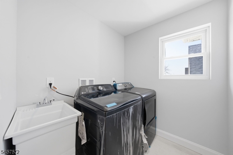 60 Dewitt Street B Property Photo 22