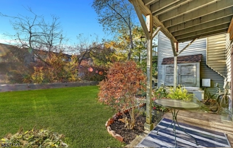 905 Spruce Hills Dr 905 Property Photo 18